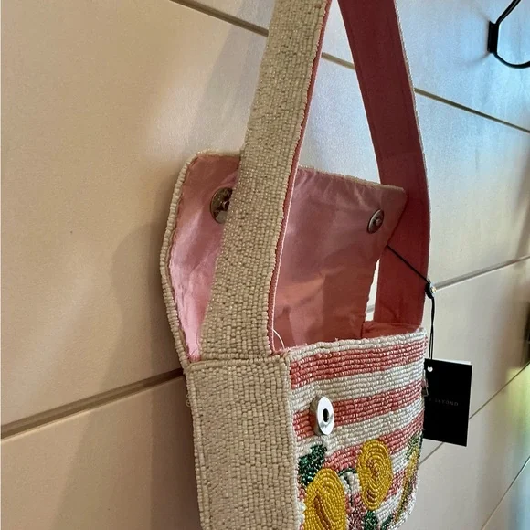 Viral Beaded Bag with Lemons - Picture 8 of 9